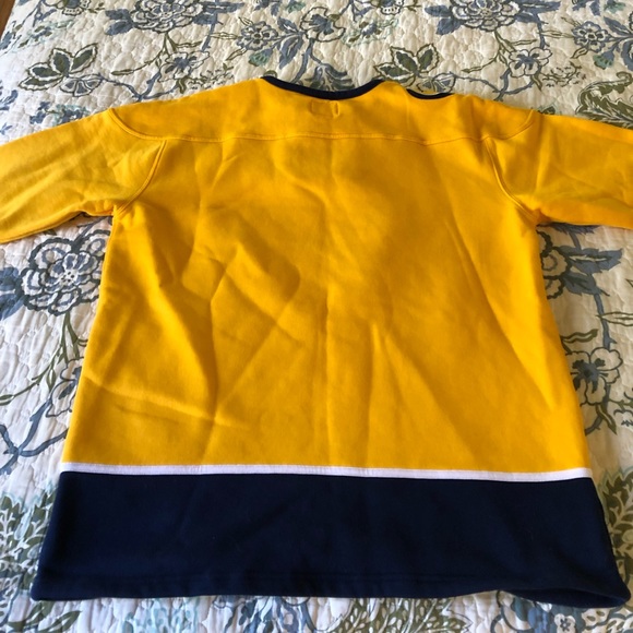 NHL Predators Sweatshirt - Picture 3 of 4
